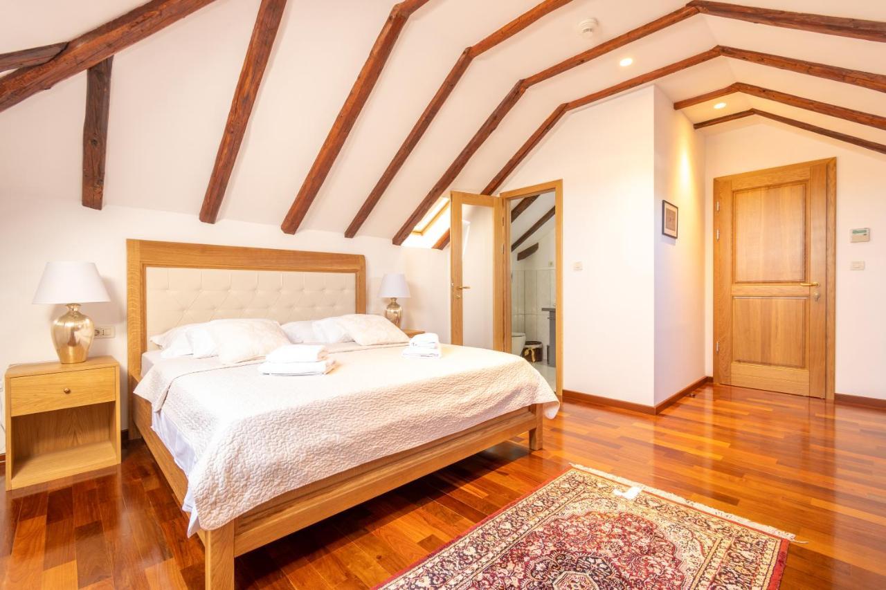 B&B Heritage Villa Apolon Stari Grad  Exterior photo