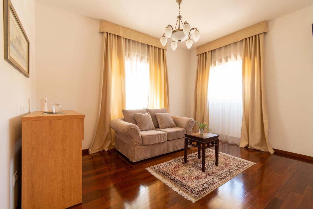 B&B Heritage Villa Apolon Stari Grad  Exterior photo