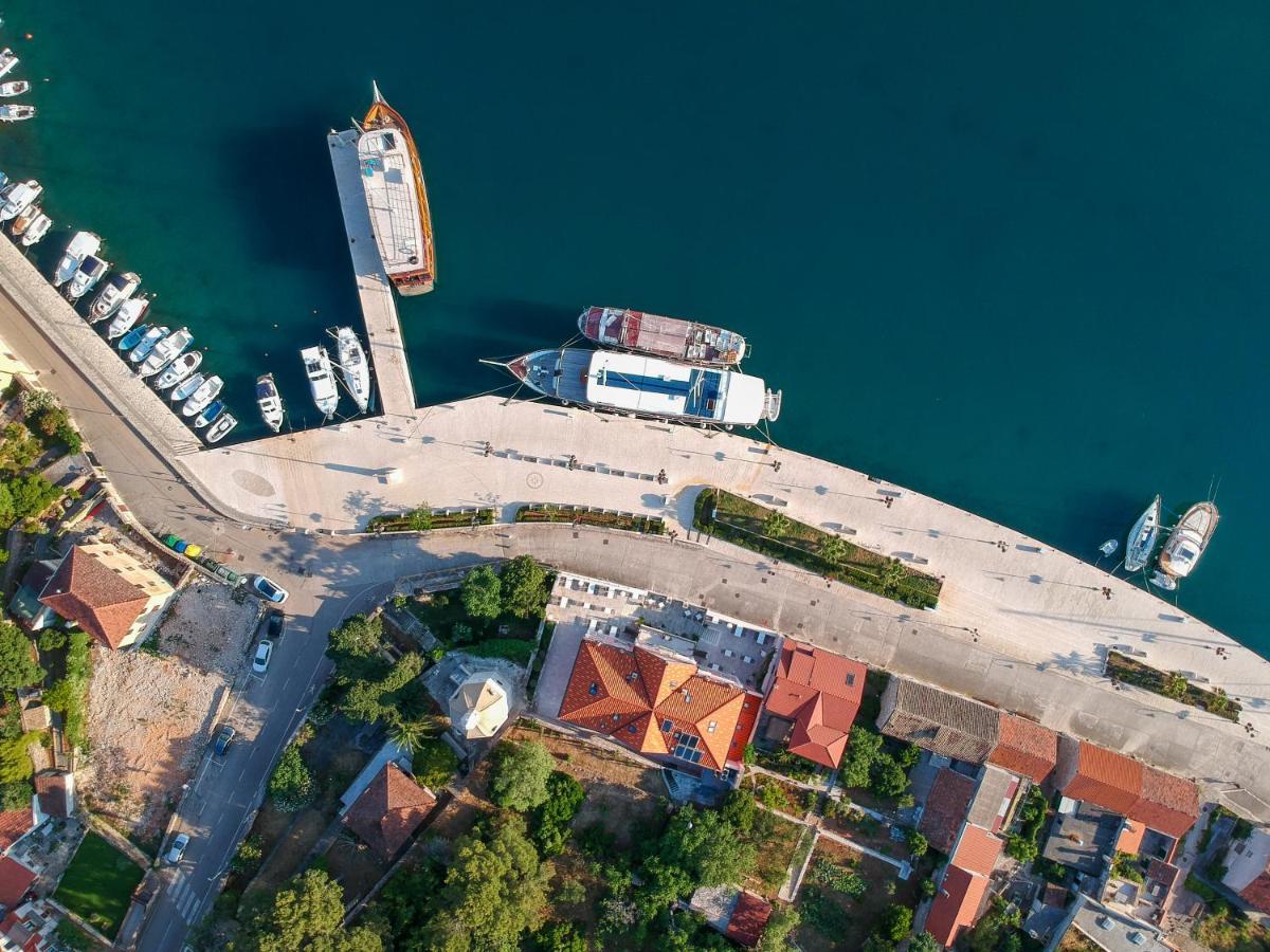 B&B Heritage Villa Apolon Stari Grad  Exterior photo